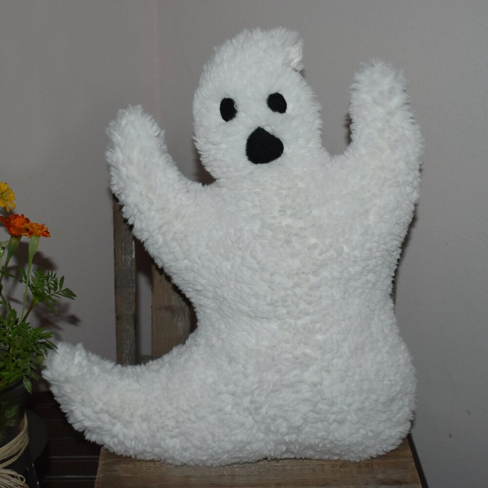 Pottery Barn Retired 15" Ivory Sherpa Ghost Shaped Throw Pillow Halloween Decor